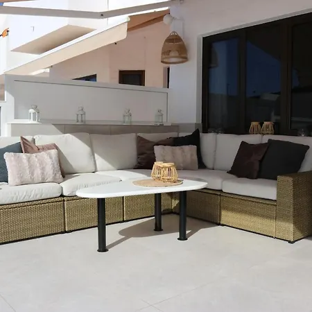 Big Sun Terrace Renovated 2-bedroom Luxury Duplex * Mogan