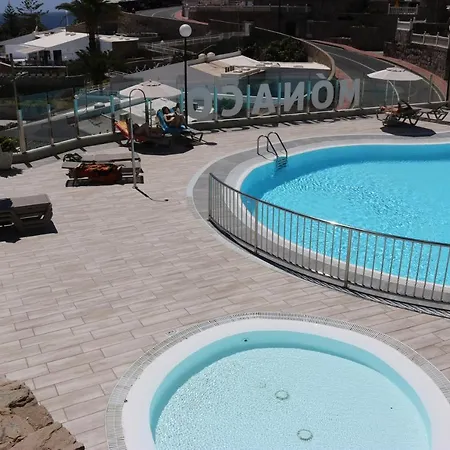 Big Sun Terrace Renovated 2-bedroom Luxury Duplex Apartment *