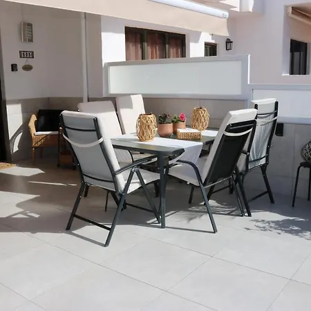 Lejlighed Big Sun Terrace Renovated 2-bedroom Luxury Duplex *